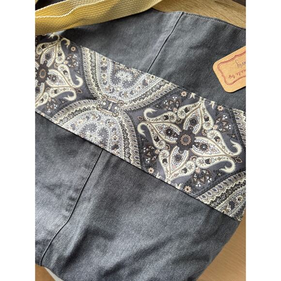 Handmade Gray Paisley Tote Bag - Picture 6 of 9